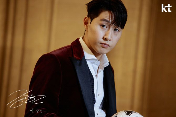 KT 모델 이강인 선수의 갤럭시 신모델 광고 이미지. 출처=KT