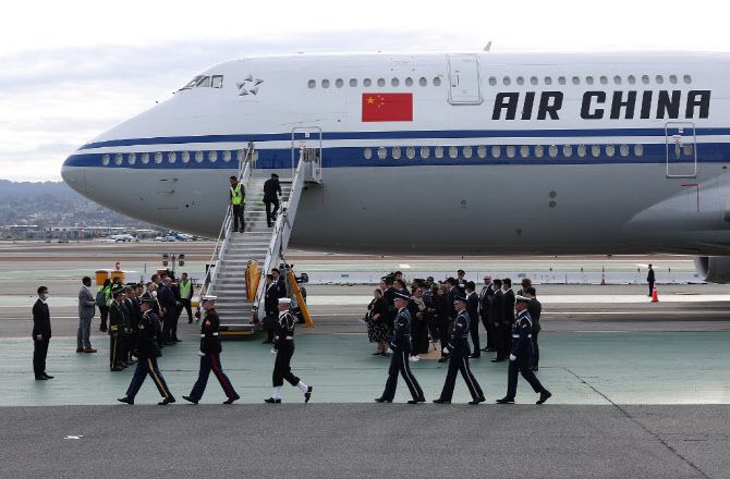 지난해 11월 14일 미국 샌프란시스코 공항에 시진핑 중국 국가주석을 태운 에어차이나 비행기가 도착하고 있다. (사진=AFP)