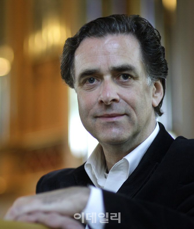 오르가니스트 벤 판 우스텐. (사진=롯데문화재단)