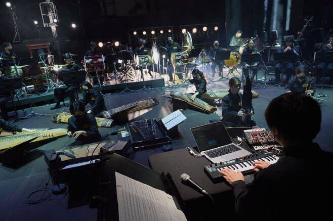 경기시나위오케스트라 ‘디오니소스 로봇’(사진=경기아트센터).