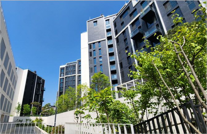 서울 강남구 논현동 ‘브라이튼 N40’ 단지 전경 (사진=이데일리 이배운 기자)