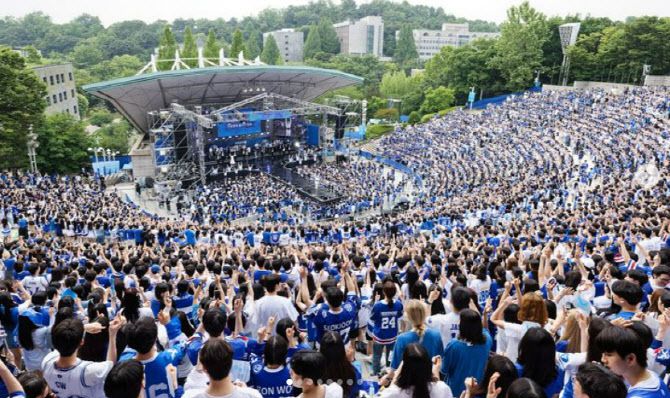 연세대 축제 아카라카 전경(사진=연세대 SNS)