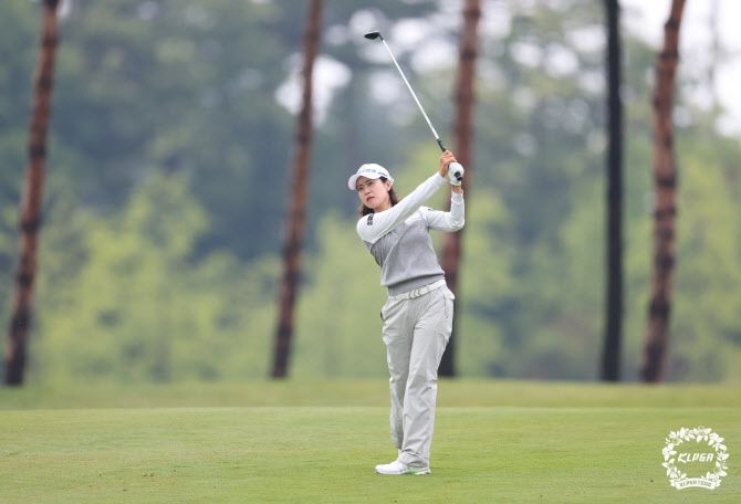 박민지의 세컨드 샷(사진=KLPGA 제공)