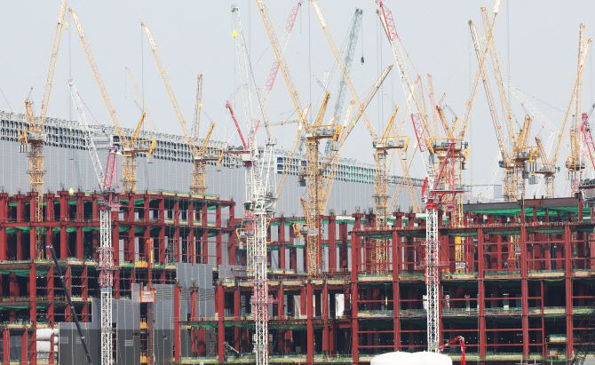 공사가 진행 중인 경기도 평택시 삼성전자 평택캠퍼스 일대 모습.(사진=연합뉴스)