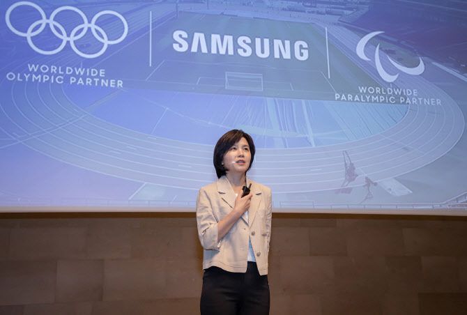 박정미 삼성전자 모바일경험(MX) 사업부 마케팅팀 상무가 11일 프랑스 파리에서 올림픽 파트너십 브리핑을 진행하고 있다.(사진=삼성전자)