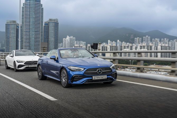 17일 부산광역시에서 메르세데스-벤츠 CLE 카브리올레 차량이 달리고 있다. (사진=메르세데스-벤츠 코리아)