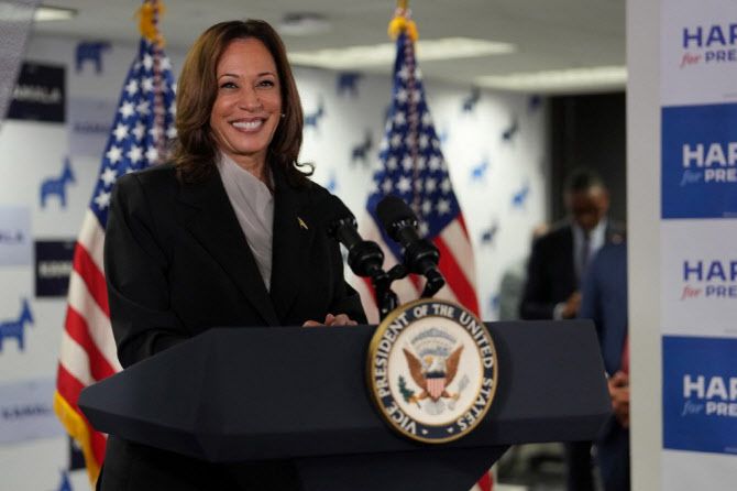 미국 부통령이자 민주당 대선 후보인 카말라 해리스가 22일(현지시간) 델라웨어주 윌밍턴에 있는 선거 본부에서 연설하고 있다. (사진=AFP)