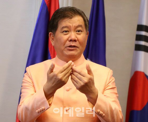 송깐 루앙무닌턴 주한 라오스 대사가 이데일리와 인터뷰를 하고 있다[이데일리 김태형 기자]