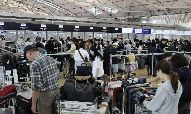 지난 9월 27일 추석 황금연휴를 하루 앞둔 인천국제공항.(사진=연합뉴스)
