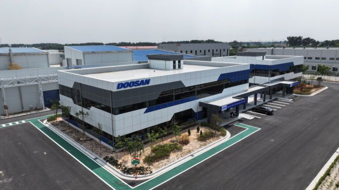 전북 김제 두산 연성동박적층판(FCCL)공장.(사진=두산)