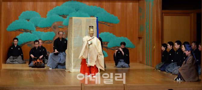 일본 전통예능 ‘노’ 공연 ‘망한가’의 한 장면. (사진=국립국악원)