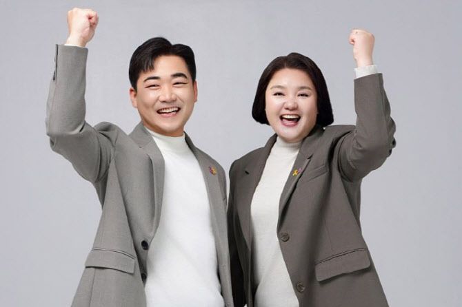 박영환 전교조 위원장 당선인(왼쪽)과 양혜정 사무총장 당선인. (사진 제공=전교조)