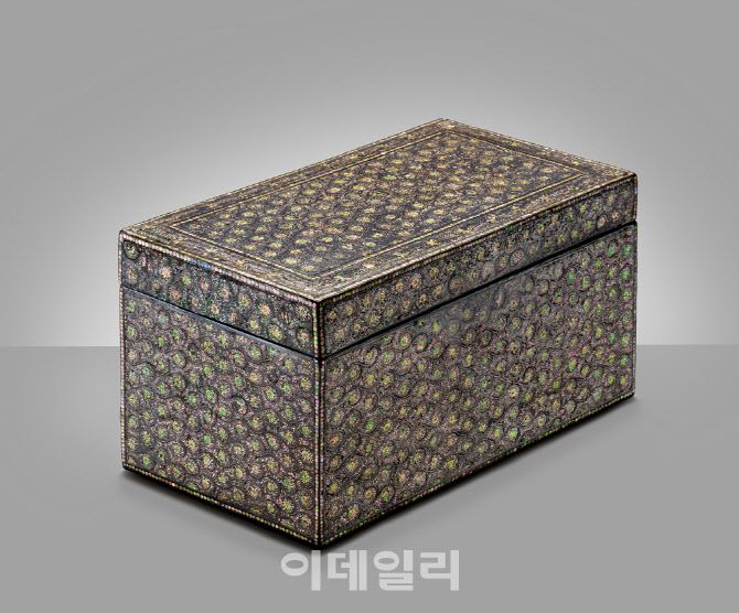 나전국화넝쿨무늬상자