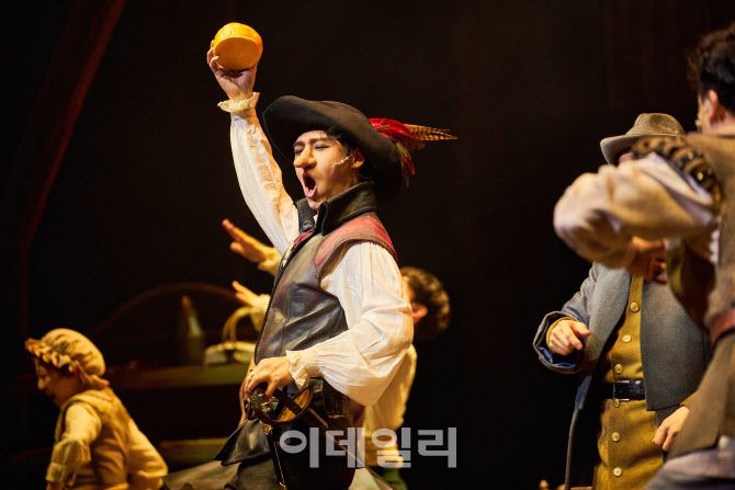 (사진=RG컴퍼니, CJ ENM)