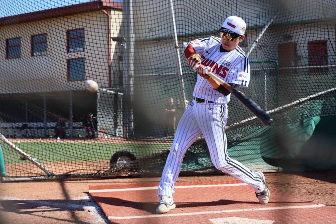 LG트윈스 박해민이 애리조나 스코츠데일에 마련된 스프링캠프에서 타격훈련을 하고 있다. 사진=LG트윈스