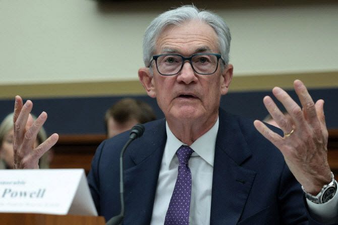 제롬 파월 연방준비제도 의장이 12일(현지시간) 하원 금융서비스위원회에서 열린 청문회에 출석해 답변하고 있다. (사진=AFP)