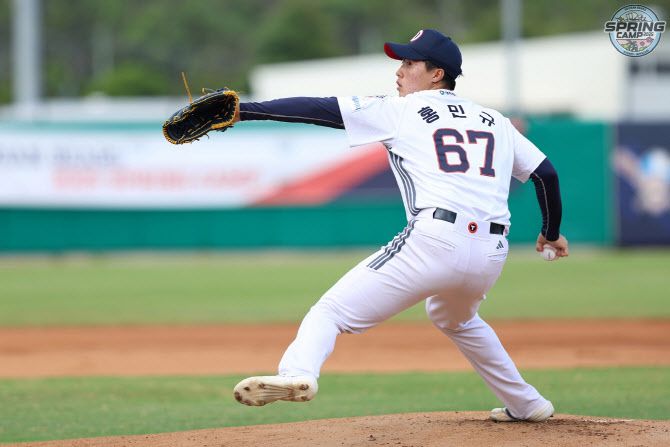 두산베어스 스프링캠프 투수 MVP 홍민규. 사진=두산베어스