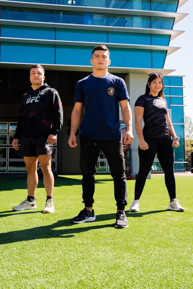 아르헨티나 출신 UFC 파이터. 왼쪽부터 프란시스코 프라도, 케빈 바예호스. 아일린 페레스. 사진=UFC