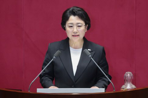 조국혁신당 김선민 당 대표 권한대행이 12일 국회 본회의에서 비교섭단체 대표연설을 하고 있다. (사진=연합뉴스)
