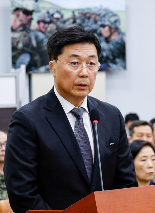 홍장원 전 국가정보원 1차장이 1월 22일 국회에서 열린 내란 국정조사특별위원회 1차 청문회에서 발언하고 있다. 홍 전 차장은 비상계엄 해제 직후 윤 전 대통령의 체포명단 지시를 처음으로 폭로했다. (사진=뉴스1)