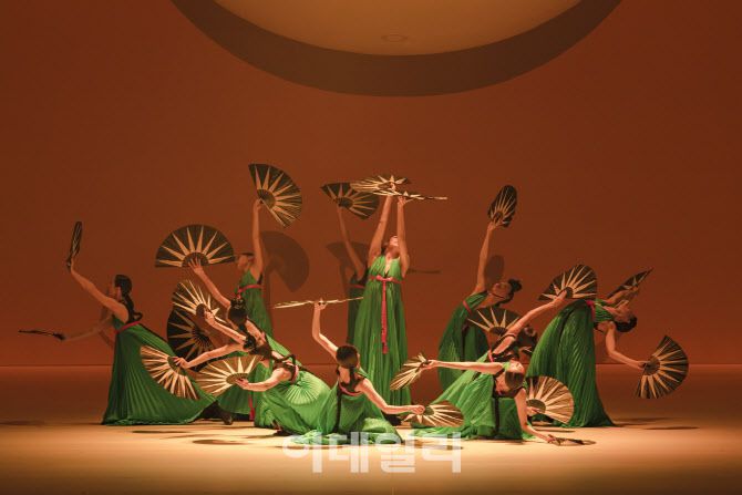 국립무용단 ‘미인’의 한 장면. (사진=국립극장)