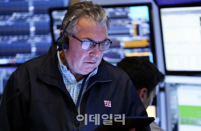 도널드 트럼프 미 행정부의 관세 발표 이후 7일 국제 증시가 역대급 하락을 기록했다.(사진=AFPBB/로이터)