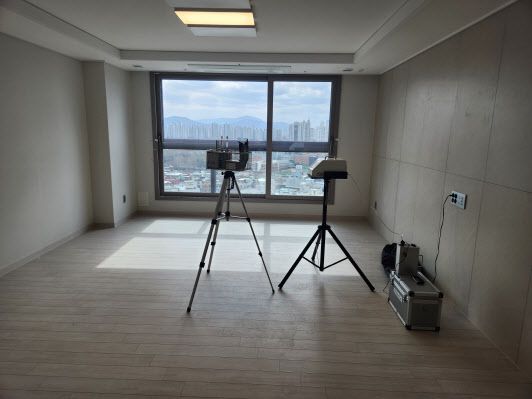 서울시가 신축 공동주택 실내공기질을 측정하고 있는 모습. (사진=서울시)