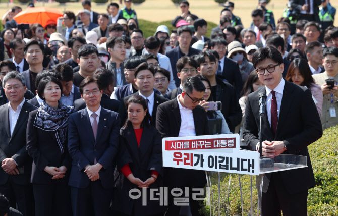 [이데일리 노진환 기자] 한동훈 국민의힘 전 대표가 10일 오후 서울 여의도 국회에서 제21대 대통령선거 출마 선언 기자회견을 하고 있다.