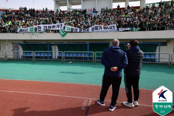지난해 전북을 이끌었던 단 페트레스쿠 감독. 사진=한국프로축구연맹