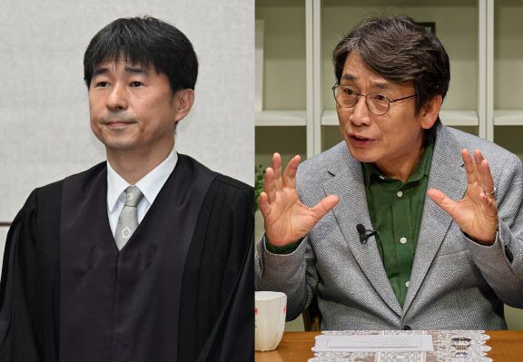 지귀연 부장판사(왼쪽)가 21일 서울 서초동 서울중앙지법에서 열린 윤석열 전 대통령 내란 우두머리 혐의 형사재판 2차 공판에서 인사하고 있다. 오른쪽은 유시민 작가 (사진=사진공동취재단, 유튜브 채널 ‘사람사는세상 노무현재단’ 영상 캡처)