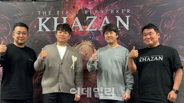 (왼쪽부터) 이규철 네오플 아트 디렉터, 윤명진 대표, 이준호 크리에이티브 디렉터, 박인호 테크니컬 디렉터