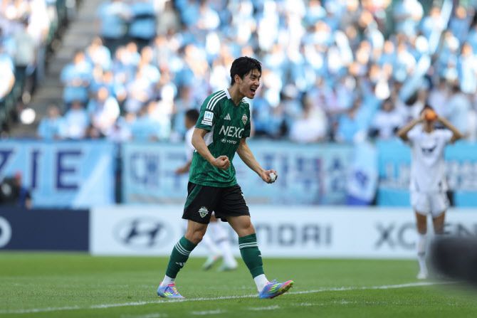 전진우(전북). 사진=한국프로축구연맹