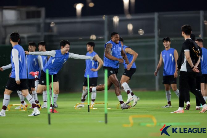 알힐랄전을 앞두고 훈련 중인 광주 선수단. 사진=한국프로축구연맹