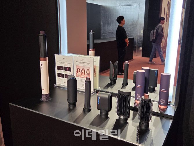 다이슨의 신제품인 ‘에어랩 코안다2x™(투엑스) 멀티 스타일러 앤 드라이어’.(사진=조민정 기자)