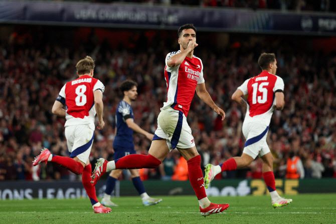 미켈 메리노(아스널)의 동점 골은 오프사이드로 인정되지 않았다. 사진=AFPBB NEWS