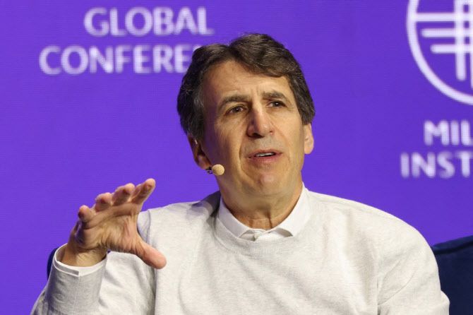 마크 로완 아폴로 최고경영자(CEO) (사진=AFP)