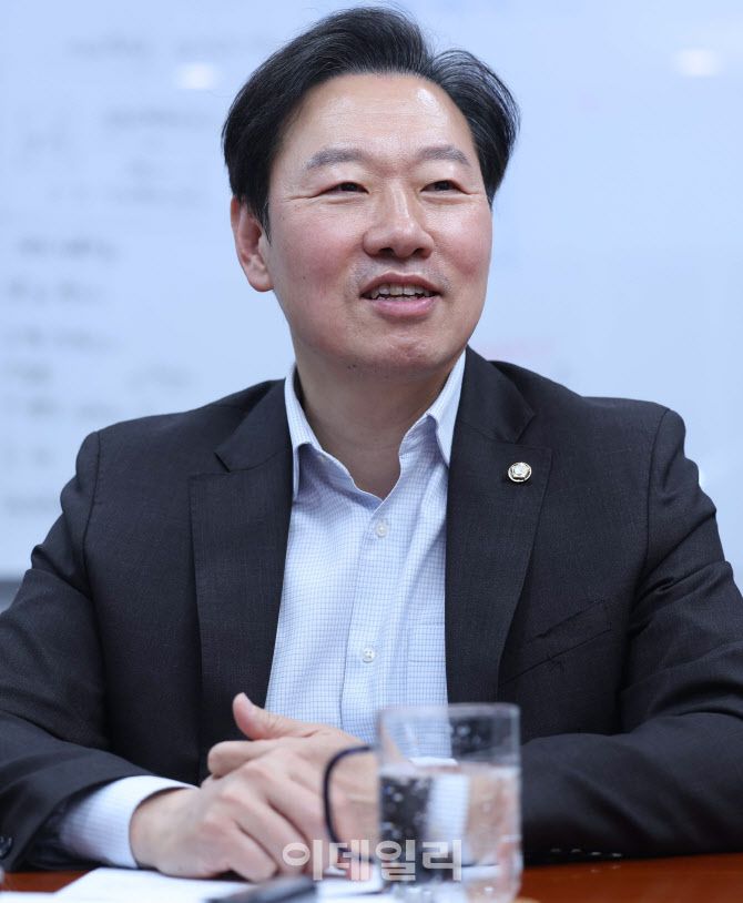 [이데일리 노진환 기자] 박수민 국민의힘 의원이 7일 서울 여의도 국회 의원회관에서 이데일리와 인터뷰를 하고 있다.