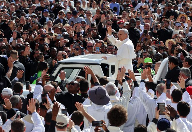 18일(현지시간) 바티칸 성 베드로 광장에서 레오 14세 교황의 즉위 미사가 열렸다.(사진=로이터)