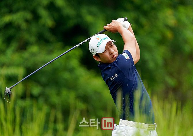 문도엽은 한국오픈 2라운드에서 홀인원 포함 5타를 줄여  하루 만에 77계단 순위를 끌어올렸다. (사진=이데일리 골프in 김상민 기자)