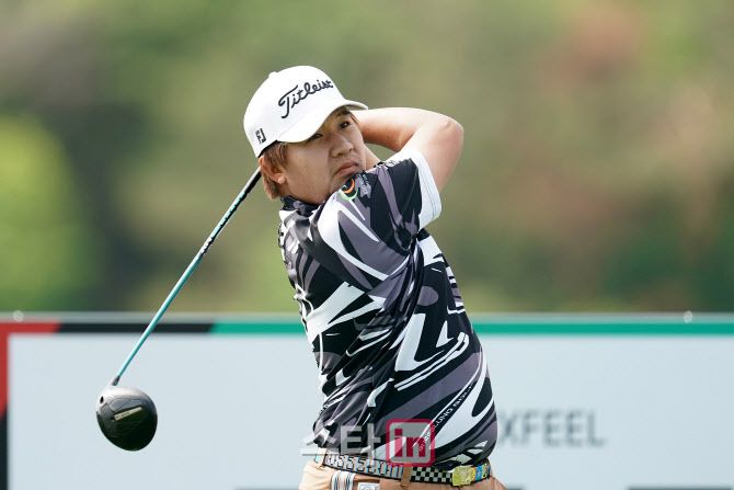 코오롱 한국오픈 3라운드에서 선두로 나선 품 삭산신. (사진=코오롱 한국오픈 조직위)