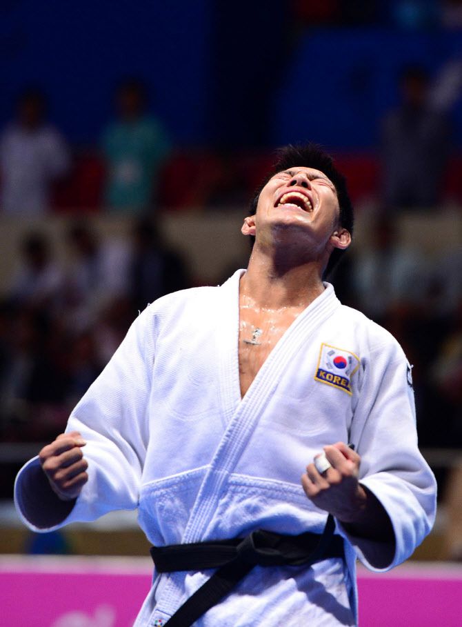 2014 인천 아시안게임 금메달 당시 김재범 감독. 사진=뉴시스