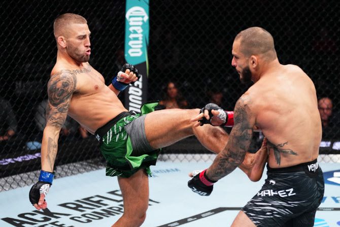 고석현과 맞붙는 오반 엘리엇(왼쪽). 사진=UFC