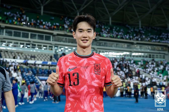김진규 ‘엄지 척’(사진=대한축구협회 제공/연합뉴스)
