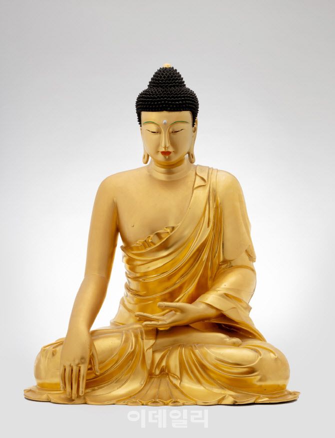 ‘조계사 목조여래좌상’, 조선 15세기, 나무, 높이 100.6cm, 서울 조계사, 보물. (사진=국립중앙박물관)