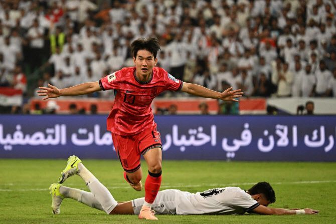 김진규(전북)가  6일 이라크 바스라 국립경기장에서 열린 2026 북중미 월드컵 3차 예선 B조 9차전 이라크전에서 득점한 뒤 기뻐하고 있다. 사진=AFPBB NEWS