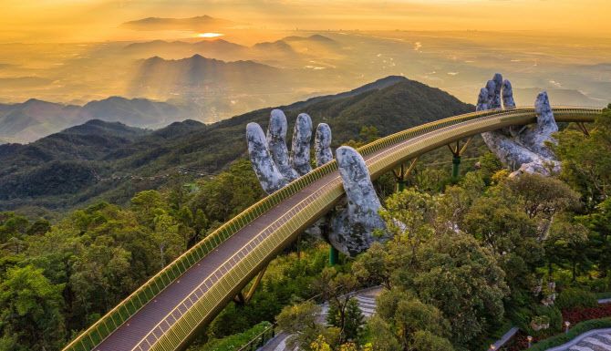 베트남 다낭의 골든 핸즈 브릿지 (사진=호텔스닷컴)