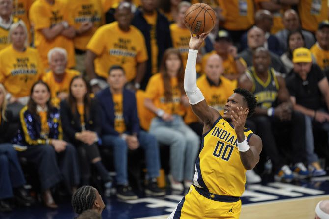 인디애나 페이서스의 가드 베네딕트 매서린 NBA 파이널 3차전에서 슈팅을 시도하고 있다. 사진=AP PHOTO