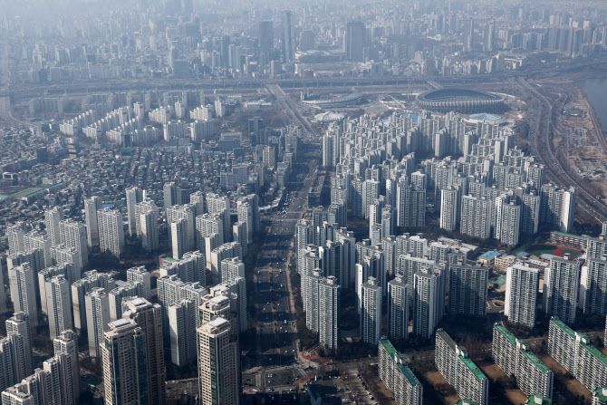 롯데월드타워 전망대에서 바라본 송파구 아파트 단지 모습. (사진=연합뉴스)