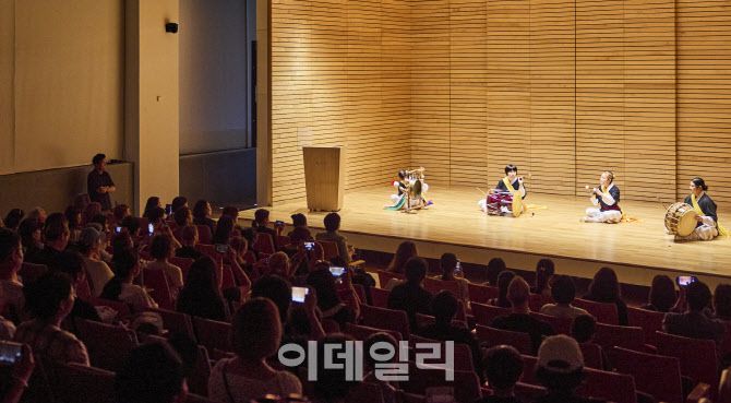 삼성문화재단 리움미술관이 16일 개최한 다문화 가족 초청 미술관 관람 행사. (사진=삼성문화재단)