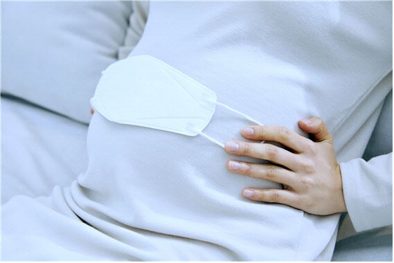 임산부와 마스크 이미지(이화여자대학교 의료원 제공).